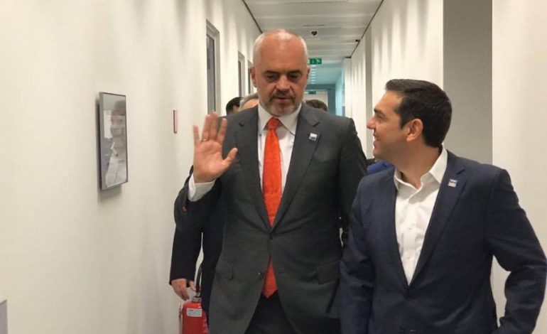 “Kathimerini”/ Mediat greke zbulojnë arsyen e shtyrjes së vizitës së Tsipras në Tiranë