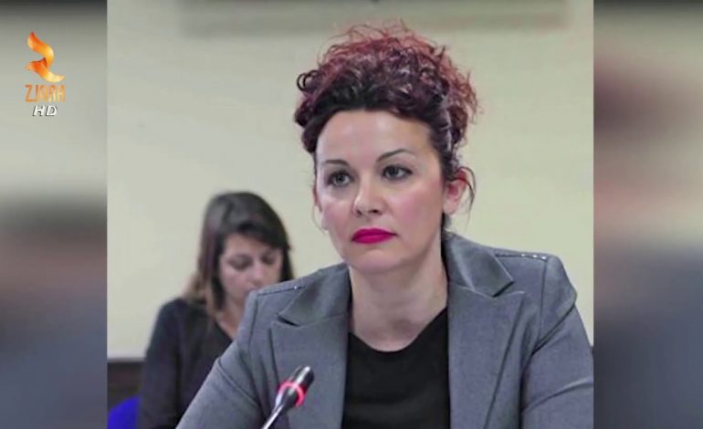 Pas publikimit të SKANDALIT për fshehjen e 16 pronave, rrjeti e masakron: A është Rovena Gashi një “peshk i madh”?! (KOMENTET)