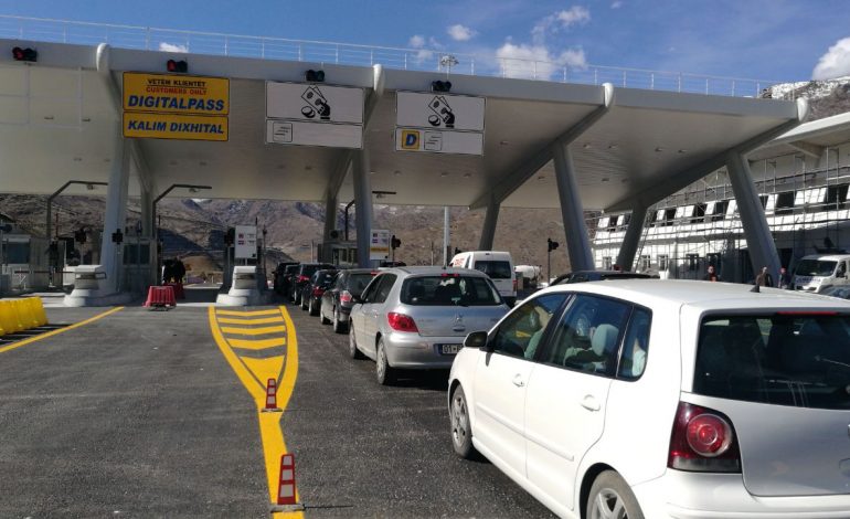 Dy ditë pas protestës së dhunshme, “nis” puna në Rrugën e Kombit, koncesionari…