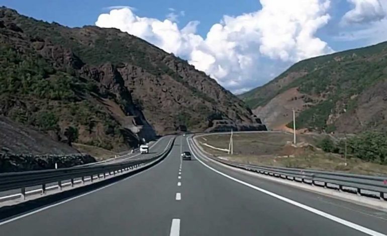 RRUGA E KOMBIT/ Si mbronin koncesionin 2 ministrat e LSI, Haxhinasto: 5 Euro? Sa 3-4 litra naftë (FOTO)