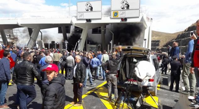 Taksa në ”Rrugën e Kombit”/ Nga Kina në SHBA, ja çfarë shkruajnë mediat e huaja për protestën e sotme (FOTO)