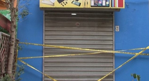 Tiranë/ I shpërtheu mina në celular, policia troktet në dyert e familjarëve të Gentian Hoxhës. Vëllai…