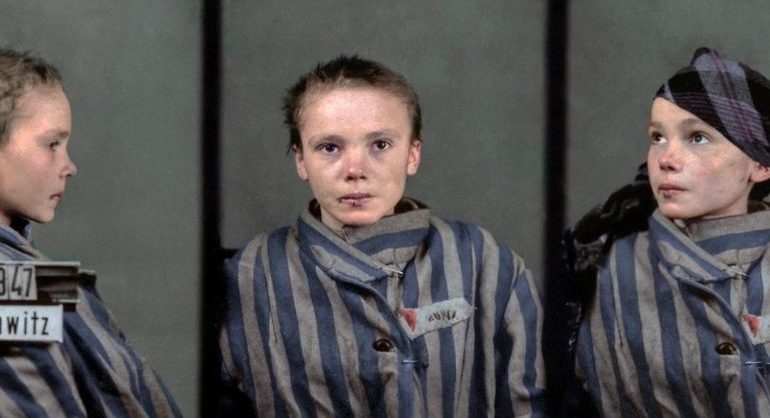 Nuk është film, është fotoja nga bardh e zi e kthyer në ngjyra, e një 14 vjeçare e vrarë në Auschwitz (Foto)