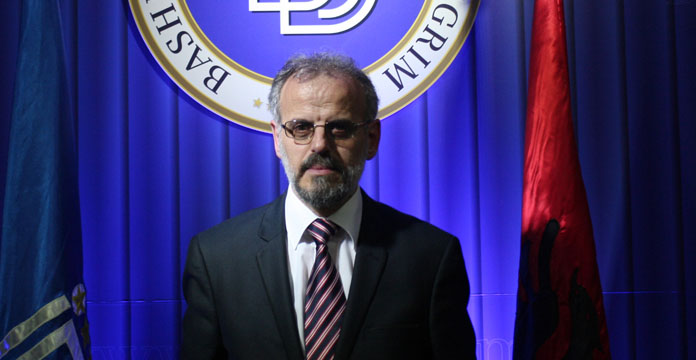 Gjuha shqipe në Maqedoni, Xhaferi: Ligji për gjuhët sapo kaloi. Urime!