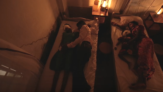 VIDEO/ Dy motrave u kthehet shikimi, shohin nënën për herë të parë
