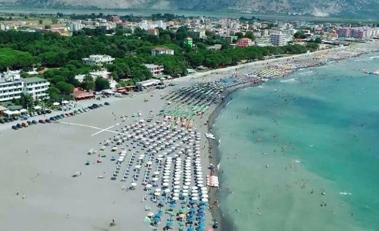 U HODH NGA SHKËMBI NË DURRËS/ 17 vjeçari shpëton për “një fije”. Mori dëmtime në…