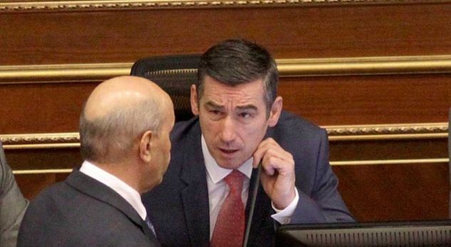 “Provokim”/ Kadri Veseli: Serbët ta kuptojnë se pa lejen tonë, s`do të futen në Kosovë