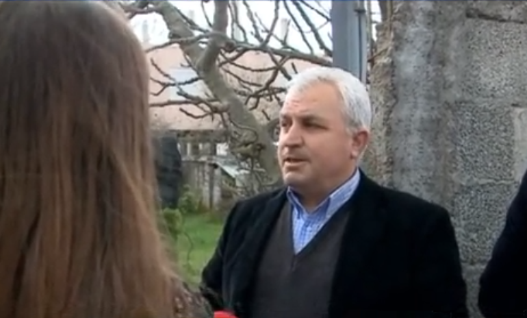 “O xhaxh hajde se mamit i ka rënë të fikët”! Kunati i viktimës tregon si e gjeti kufomën të ulur dhe… (FOTO)