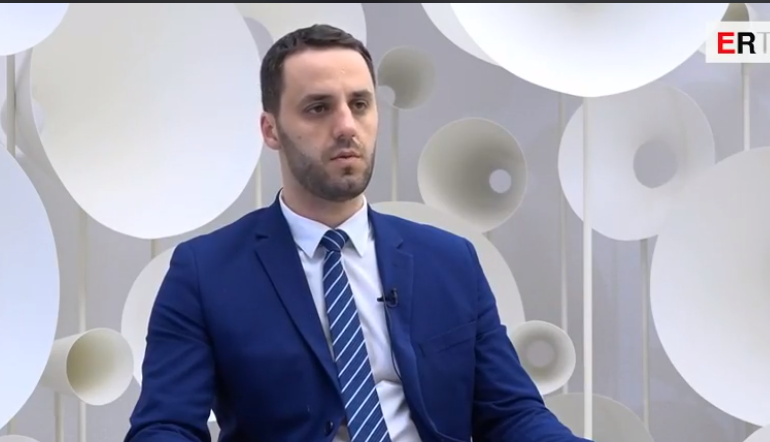 Zv/ministri i Brendshëm jep detaje: Anëtarët e grupit që trafikoi kokainën nga Kolumbia kanë… (VIDEO)