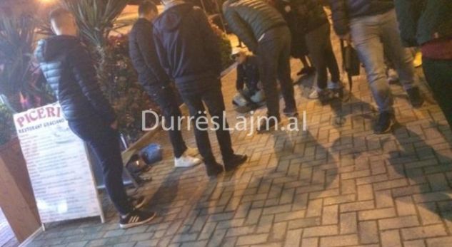Çifti kapet mat nga burri i gruas, veprimi i tyre në mes të Durrësit është i pabesueshëm (VIDEO)