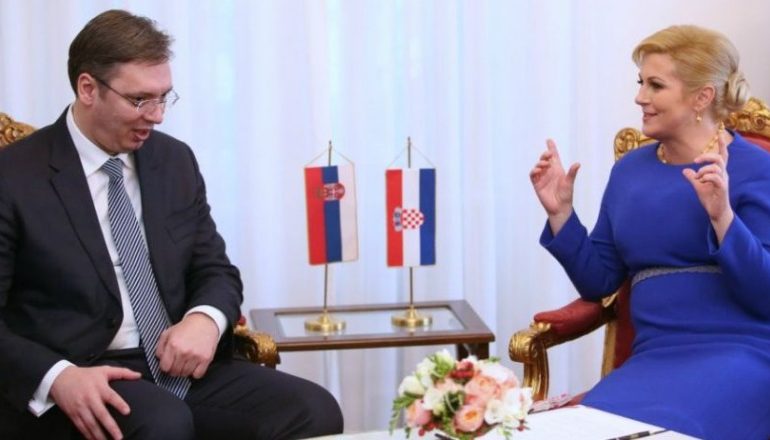 Sheshel përdhosi flamurin/ Kroacia mund të tërheqë ambasadorin nga Beogradi