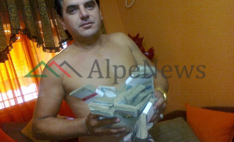 Çantën plot me drogë dhe e shiste në lokal/ Kush është BLENDI STANKA që u kap “me presh në dorë” (FOTO)