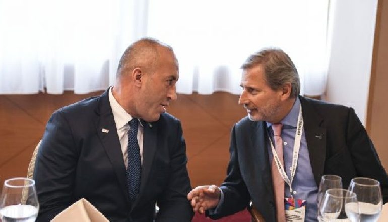 Haradinaj takon Johannes Hahn, kërkon LIBERALIZIMIN e vizave për Kosovën