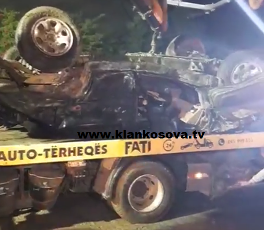 Pamje afër lumit të rrëmbyeshëm ku po dyshohet të jenë policët e zhdukur nga dje