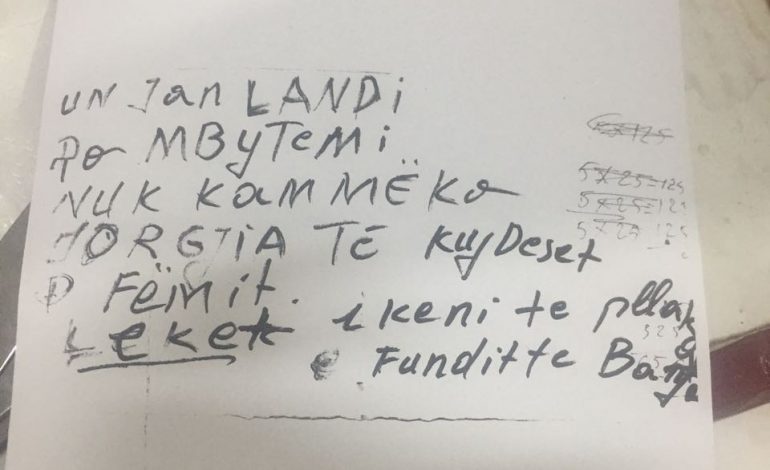 “Po mbytemi. S’kam më kohë”, varka me mesazh misterioz. Amaneti për fëmijët dhe vendi i fshehtë i parave