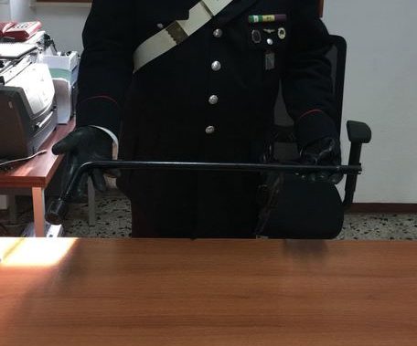 E përndiqte prej kohësh, “çmendet” shqiptari, bën për spital të dashurin e ish-partneres