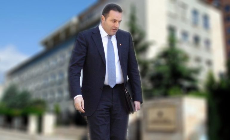 “PESHKU I MADH”/ Si u fut në “morsë” Adriatik LLALLA. Pas hetime nga Prokuroria e Durrësit, tani edhe “vetting”