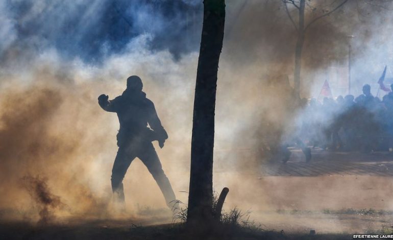 Protesta masive në Francë, të plagosur dhe të arrestuar. Presidenti paralajmëron në darkë…