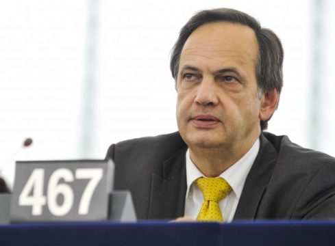 INTERVISTA/ Fleckenstein përgënjeshtron Bashën: Gjermania PRO hapjes së negociatave. E vërteta për 600 mijë refugjatët