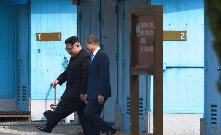 Samiti historik mes dy Koreve, si e theu 2 herë protokollin Kim (FOTO)