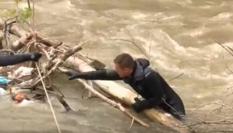 Vijon kërkimi i policëve të zhdukur (VIDEO)