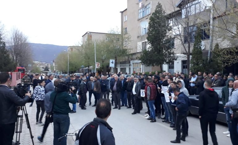 Protestë sot në Shkodër/ Grupi i PD tubim para Gjykatës së Apelit për lirimin e 11 kuksianëve