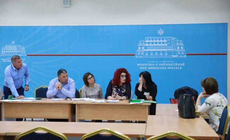 “Infermierë për Shqipërinë”, përzgjjidhen vendet e punës sipas renditjes së fituesve