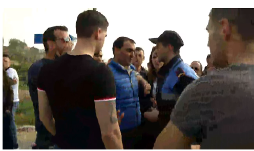 PROTESTA NË SURREL/ Kryetarët e FRPD dhe LRI shoqërohen në POLICI. Tentuan të…