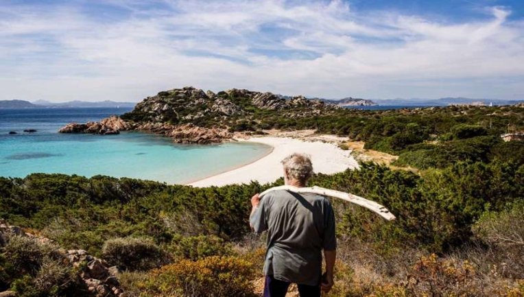 Robinson Crusoe i kohëve moderne, burri jeton i vetëm në ishullin italian prej 30 vitesh