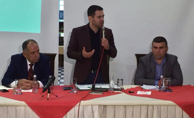 Protesta/ Ahmetaj takim me banorët në Kukës, çfarë thotë për taksën e rrugës: Qeveria…