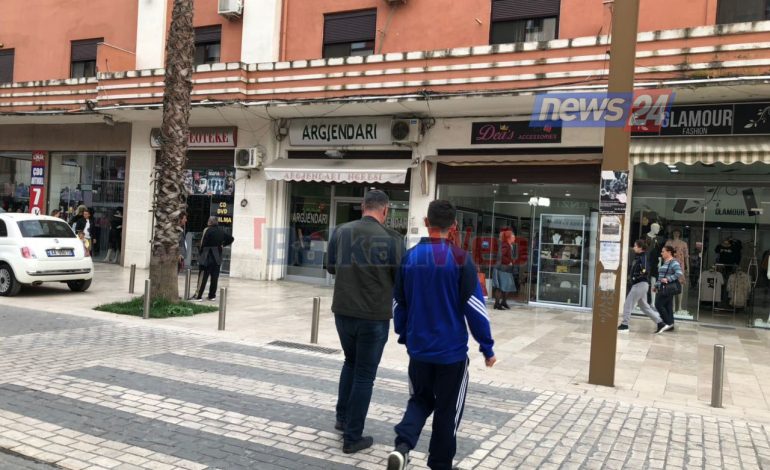 Dëshmia e shitëses së argjendarisë ku u grabit 2 KG FLORI: Mos më vrisni se kam fëmijë…