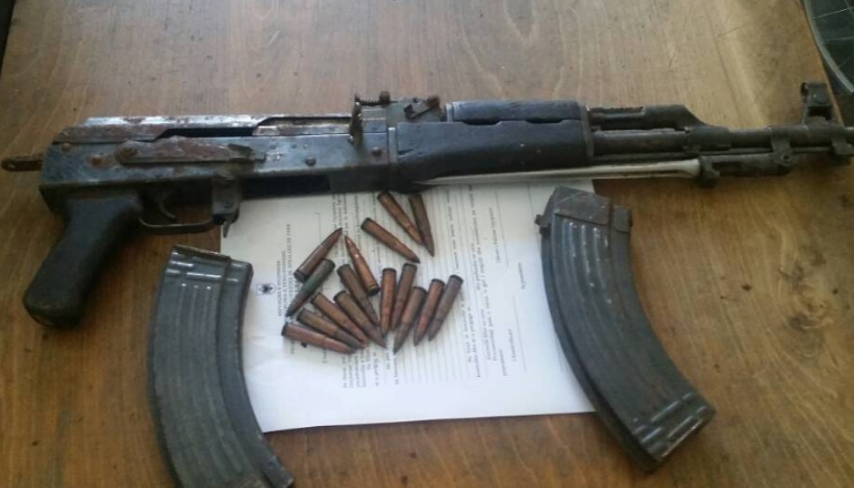Poliçan/ Vrau ish-kryetarin e fshatit pas sherrit për pronën, sot masa e sigurisë për autorin