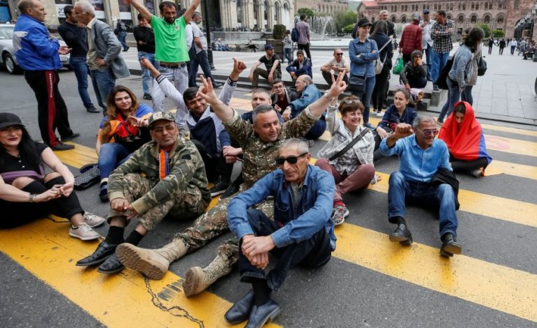 Lideri i protestave në Armeni takon presidentin e shtetit