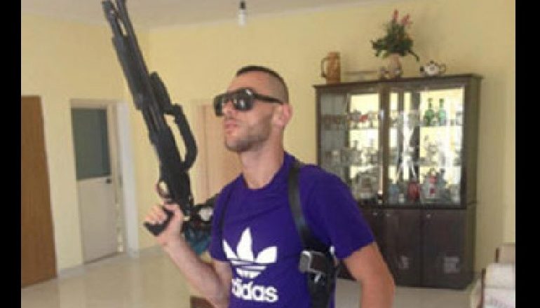 E FUNDIT/ Qëllon me armë, Policia e Tiranës arreston STRESIN. Kush e tradhëtoi reperin e njohur, akuzat dhe çfarë rrezikon