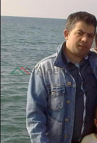 U GODIT NË KOKË NGA 24 VJEÇARI/ Kush është Astrit Gërdeci, babai i dy fëmijëve që ndërroi jetë pas sherrit për… (FOTO)