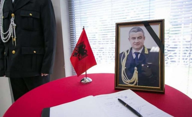 ZBULOHET SHUMA/ Ja sa para u paguan për vrasjen e komisarit ARTAN CUKU