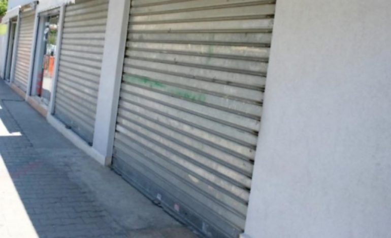 “MOSBINDJA CIVILE”/ Biznesi i vogël ul qepenat, kundërshton TVSH-në. Pranë tyre opozita e bashkuar
