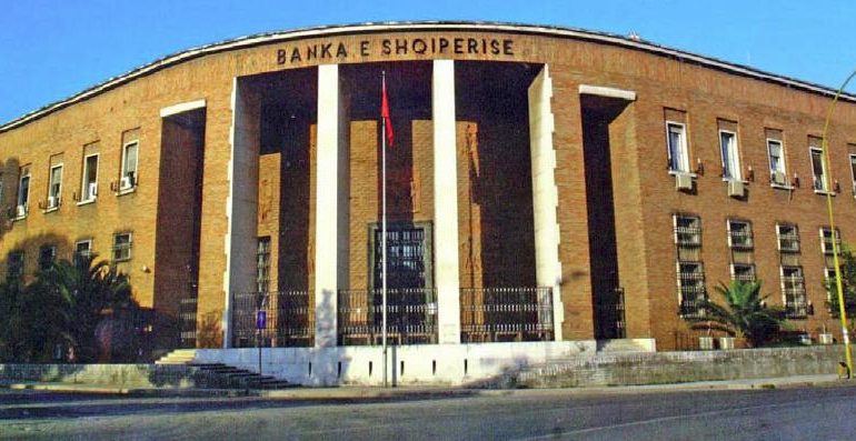 Banka e Shqipërisë publikon arsyet : Pse ka rënie të kërkesës për kredi