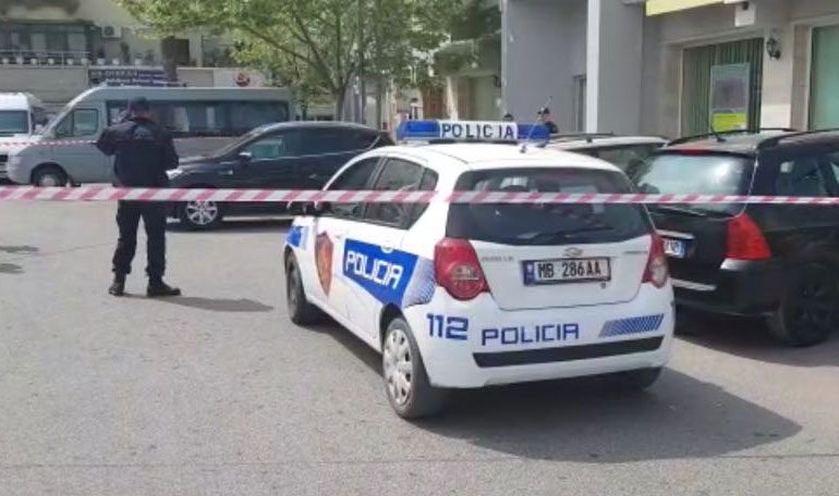 Tentoi të grabisë bankën me thikë, 24-vjeçari: Ndodhi në një moment dëshpërimi, jam…