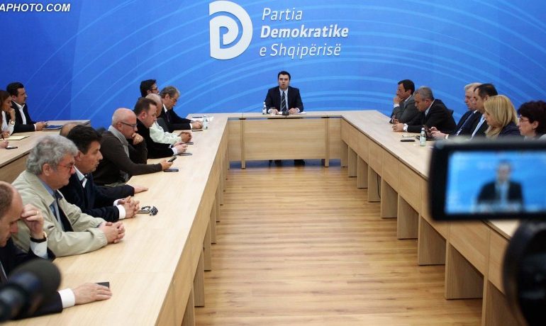 Pasi braktisi Kuvendit, grupi i PD mbledhje urgjente. Vendimi që morën për kuksianët e arrestuar