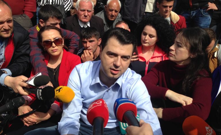 MOSBINDJA CIVILE/ Zbulohet lëvizja e radhës e opozitës