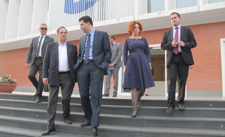 MOSBINDJA CIVILE E OPOZITËS/ Çfarë u diskutua në takimin 1 orësh mes Fleckenstein dhe Bashës (FOTO)