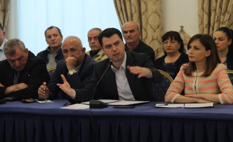 Biznesi nesër mbyll qepenat, Basha: Mos kini frikë, të vijnë të më arrestojnë mua të parin (VIDEO)
