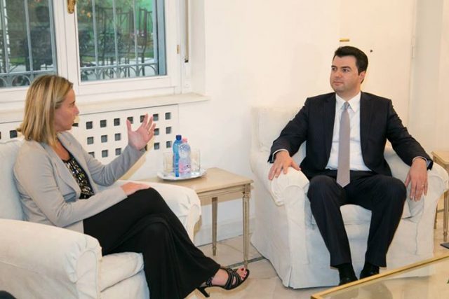 Takon disa nga deputetët e opozitës/ Basha nuk pret Mogherinin, zbardhet arsyeja