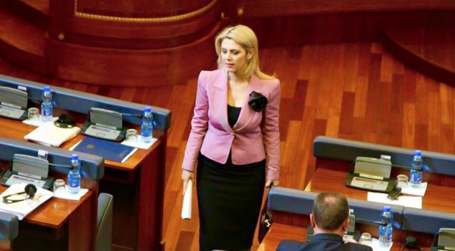 Deputetja e PDK-së: Nuk do të pranojmë zgjedhje të parakohshme në Kosovë