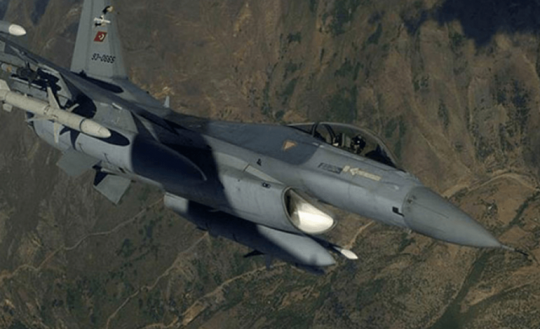 Turqia bombardon 12 objektiva TERRORISTE në Irak