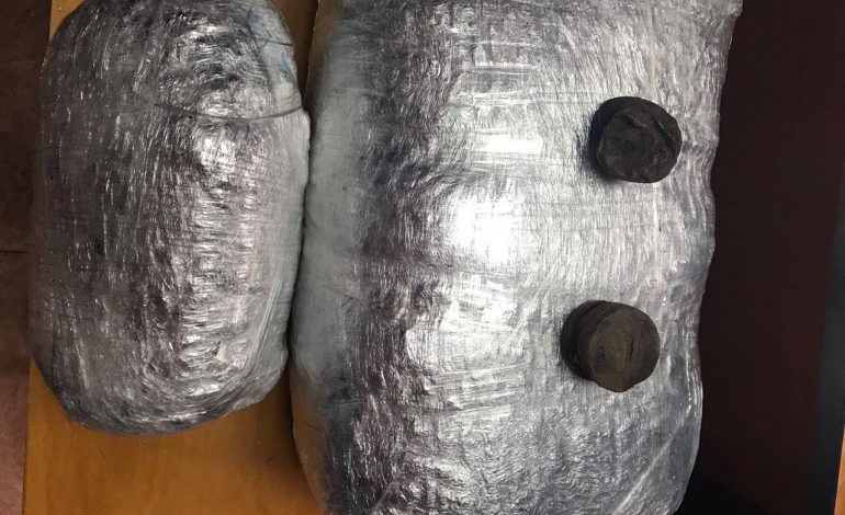 E reja shqiptare tenton të kalojë 10 kg marijuanë në Greqi, por “tersi” e nxjerr blof