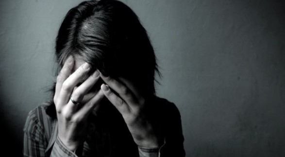 U ARRATIS NGA BABAI/ Shqiptarja bie në duart e sirianit: Më hoqi fëmijën nga gjoksi dhe më përdhunoi derisa…