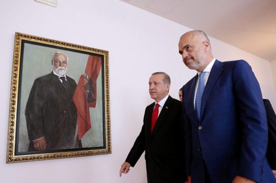 Zbulohen “kokat” që Erdogan i kërkoi Ramës në Shqipëri