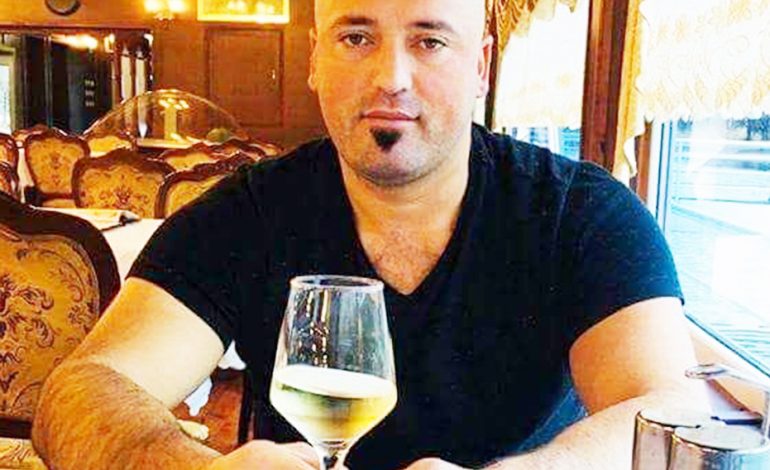 E VRANË TEK DERA E SHTËPISË/ Vëllai i biznesmenit ndihmon policinë me dëshminë: Ai na tha se…